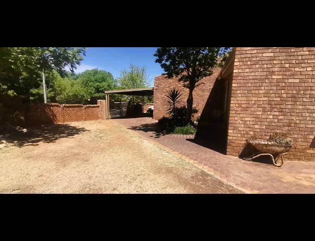 5 BEDROOM HOUSE FOR SALE IN JORDAAN PARK